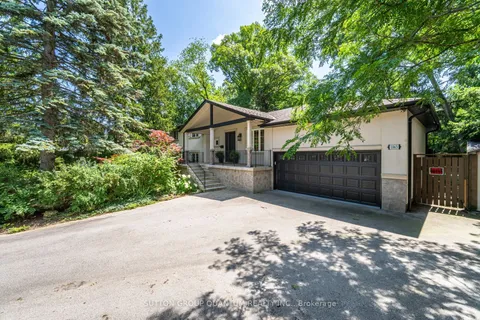 1063 Greenoaks Drive, ON L5J 3A1