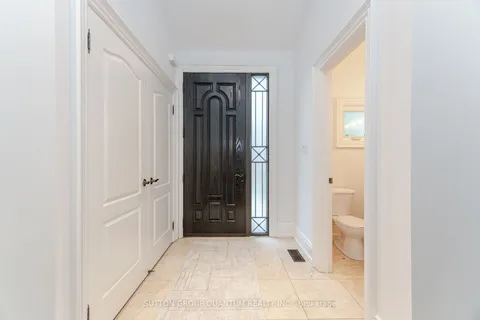 1063 Greenoaks Drive, ON L5J 3A1