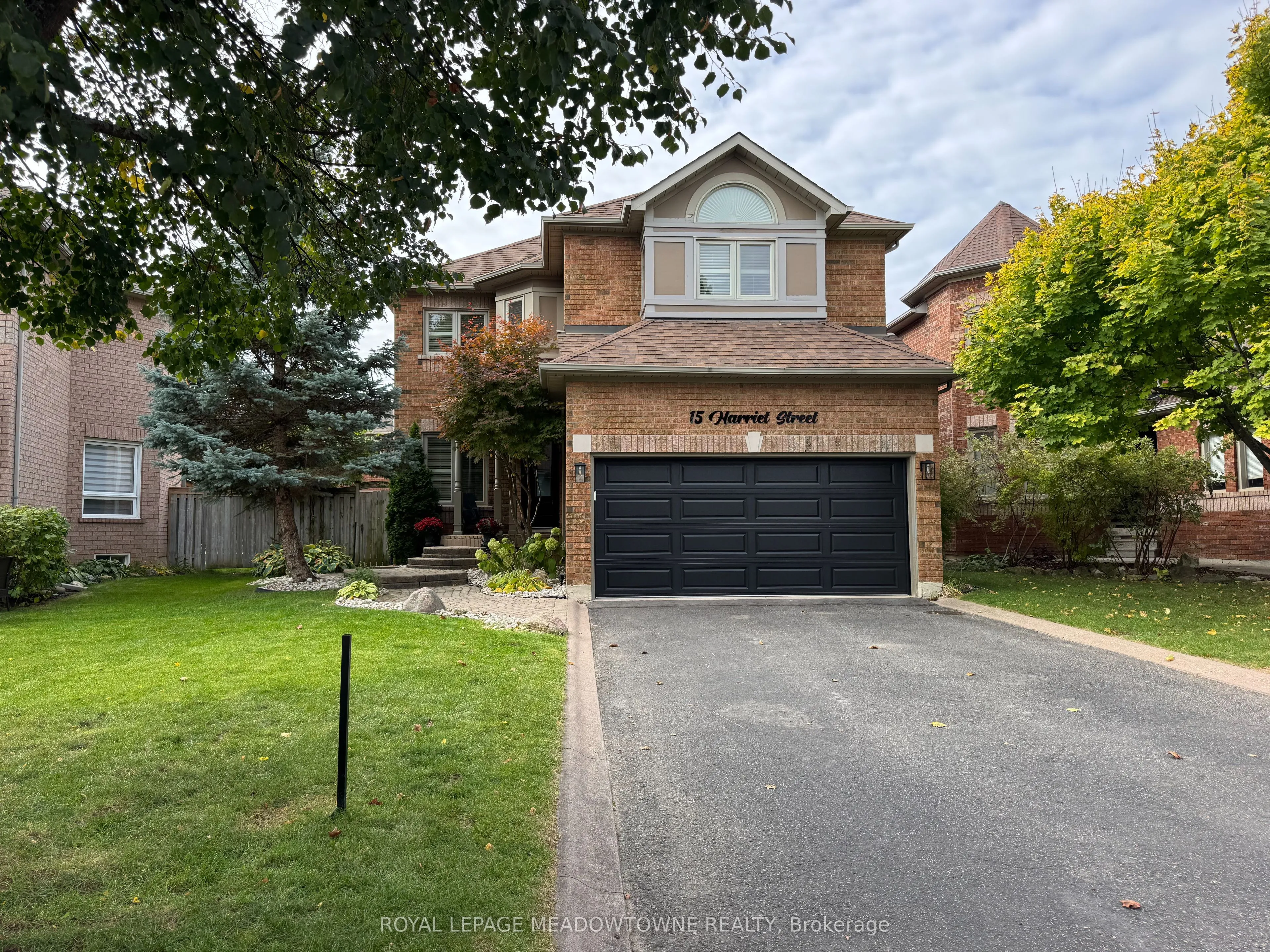 15 Harriet Street, ON L7G 5W4
