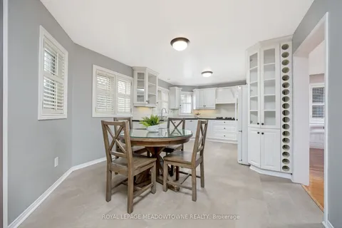 15 Harriet Street, ON L7G 5W4