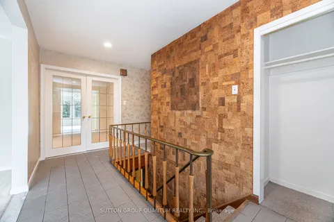 521 Vanessa Crescent, ON L5H 2N4