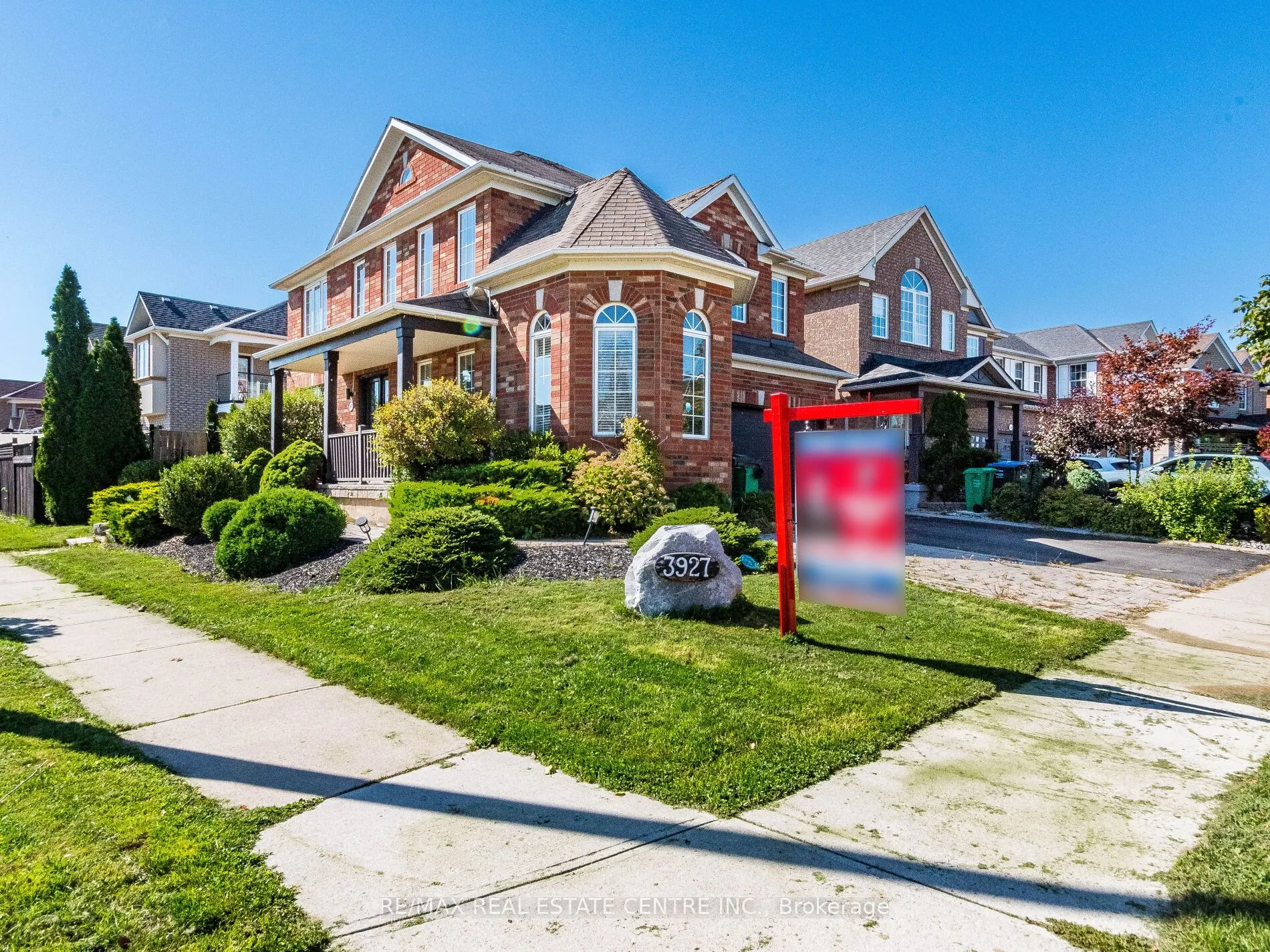 3927 Mayla Drive, ON L5M 7Y9