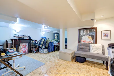 4 Dunlop Court, ON L6X 4Z8