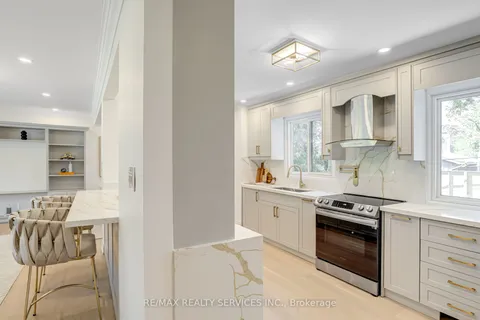 5133 Cherryhill Crescent, ON L7L 4B8