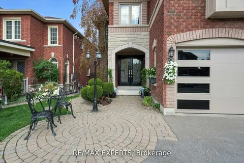 36 Country Stroll Crescent, ON L7E 2H4