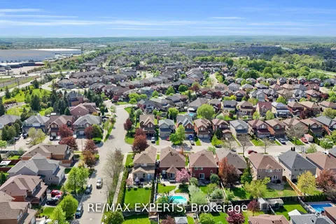 36 Country Stroll Crescent, ON L7E 2H4