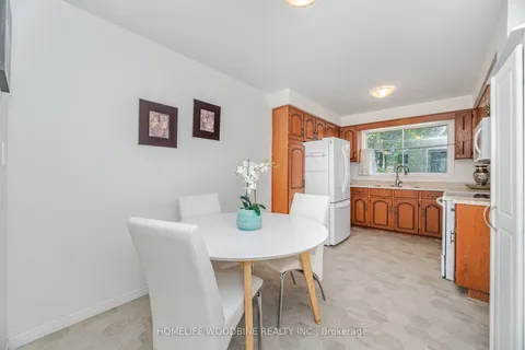 1431 Harmsworth Square, ON L6H 3E8