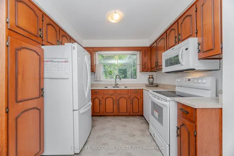 1431 Harmsworth Square, ON L6H 3E8