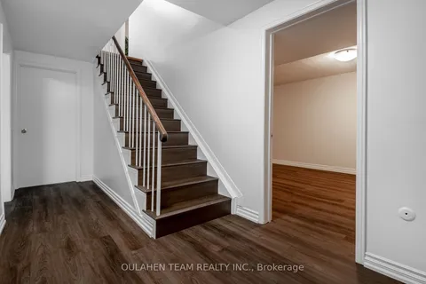 1769 Maple Ridge Drive, ON L4W 2B5