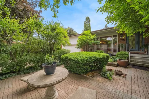 18 Claypine Trail, ON L6V 3L9