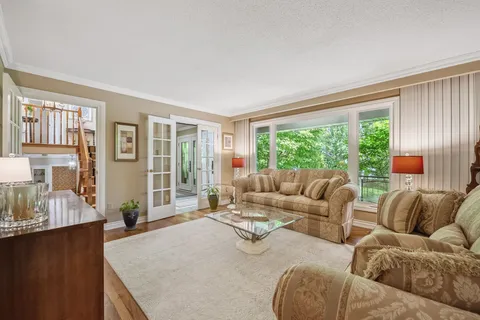 18 Claypine Trail, ON L6V 3L9