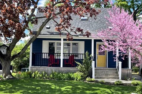 710 Hager Avenue, ON L7S 1R1