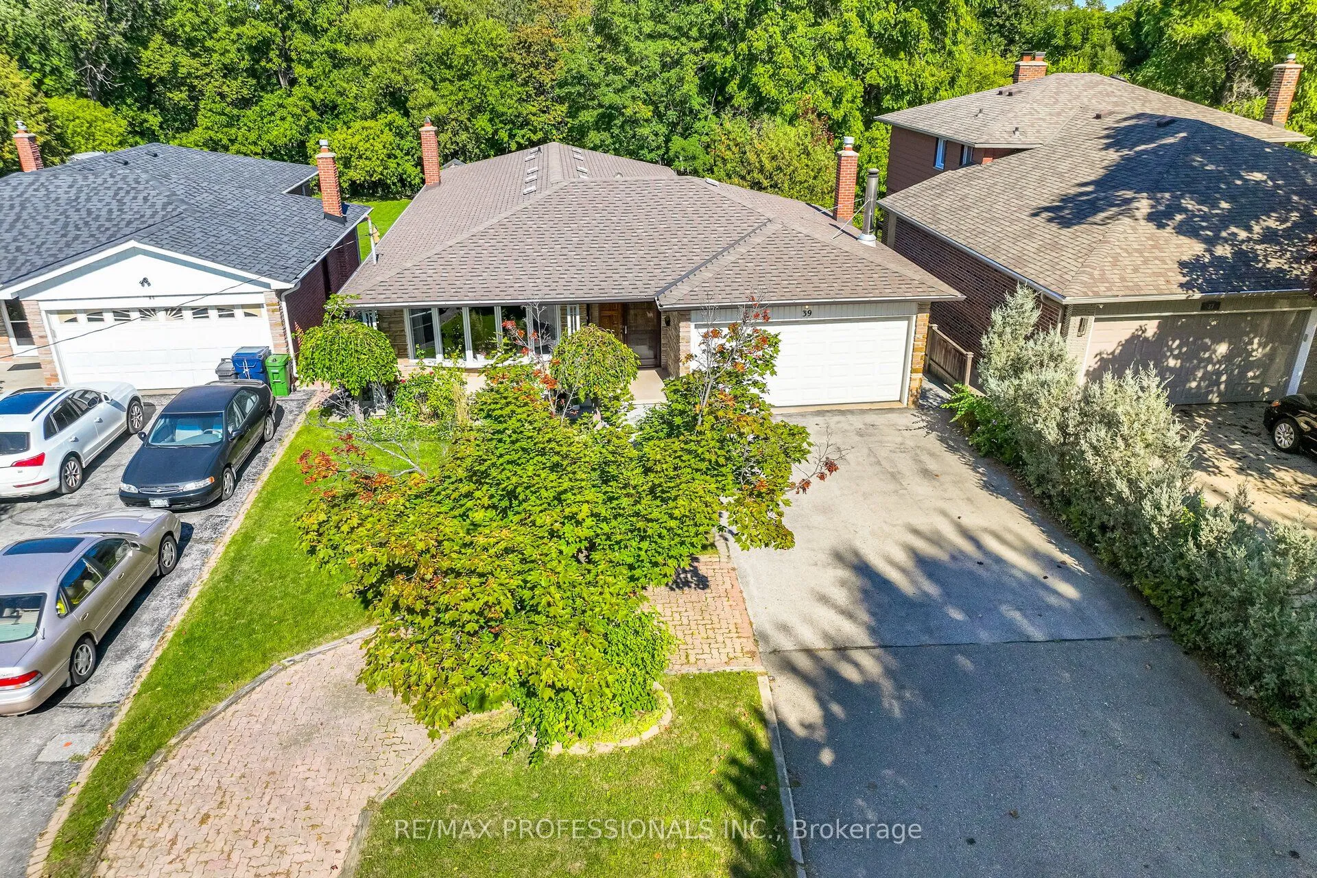 39 Elmcrest Road, ON M9C 3R7