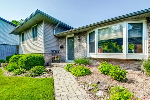 5203 Broughton Crescent, ON L7L 3C1