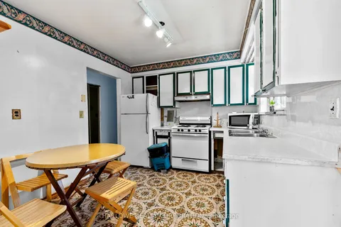 39 Epsom Downs Drive, ON L6T 1Y7