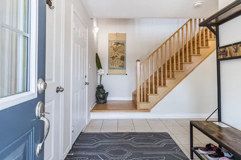 43 Finegan Circle, ON L7A 4Z7