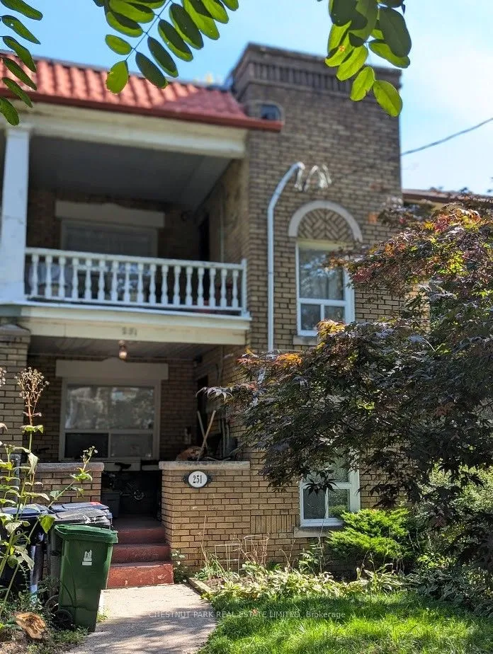 251 High Park Avenue, ON M6P 2S5