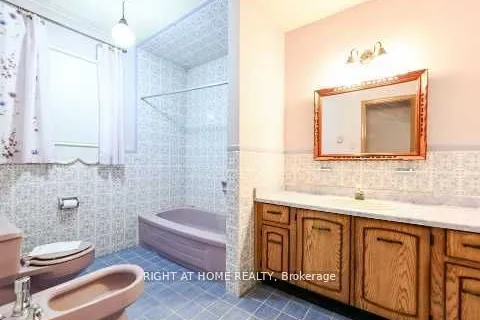 6800 Second Line N/A, ON L5W 1M9