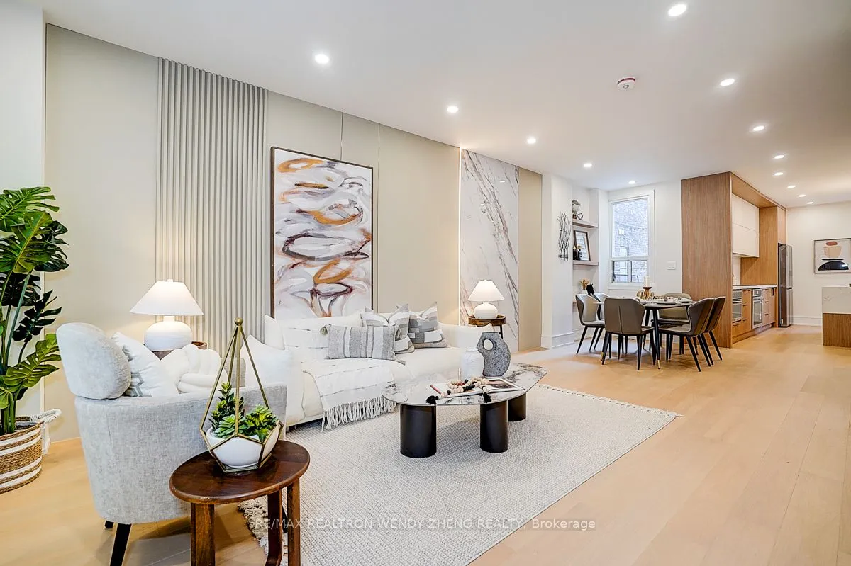 2179 Dundas Street, ON M6R 1X5