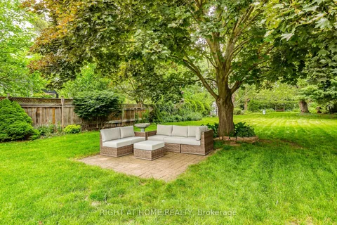 411 Maplehurst Avenue, ON L6L 4Y3