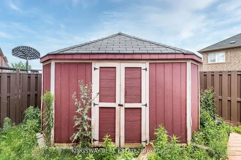 58 Leagate Street, ON L7A 2A9