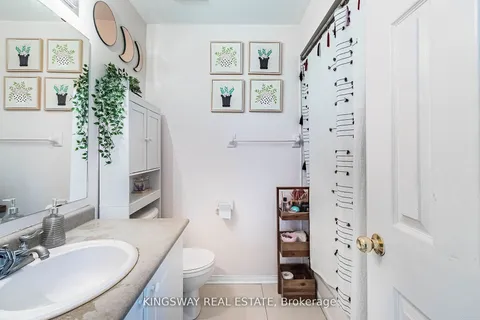 58 Leagate Street, ON L7A 2A9