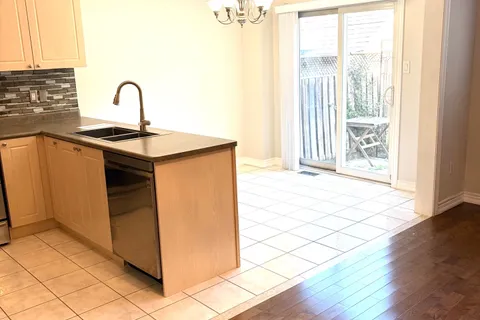 29 Mistdale Crescent, ON L7A 1S2