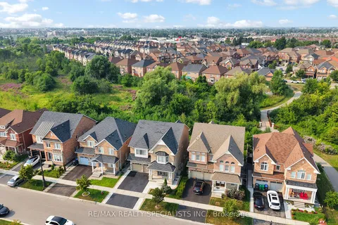 53 Heatherglen Drive, ON L6Y 5X2