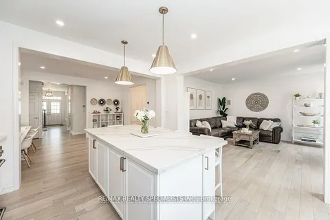 918 Savoline Boulevard, ON L9T 0Z4