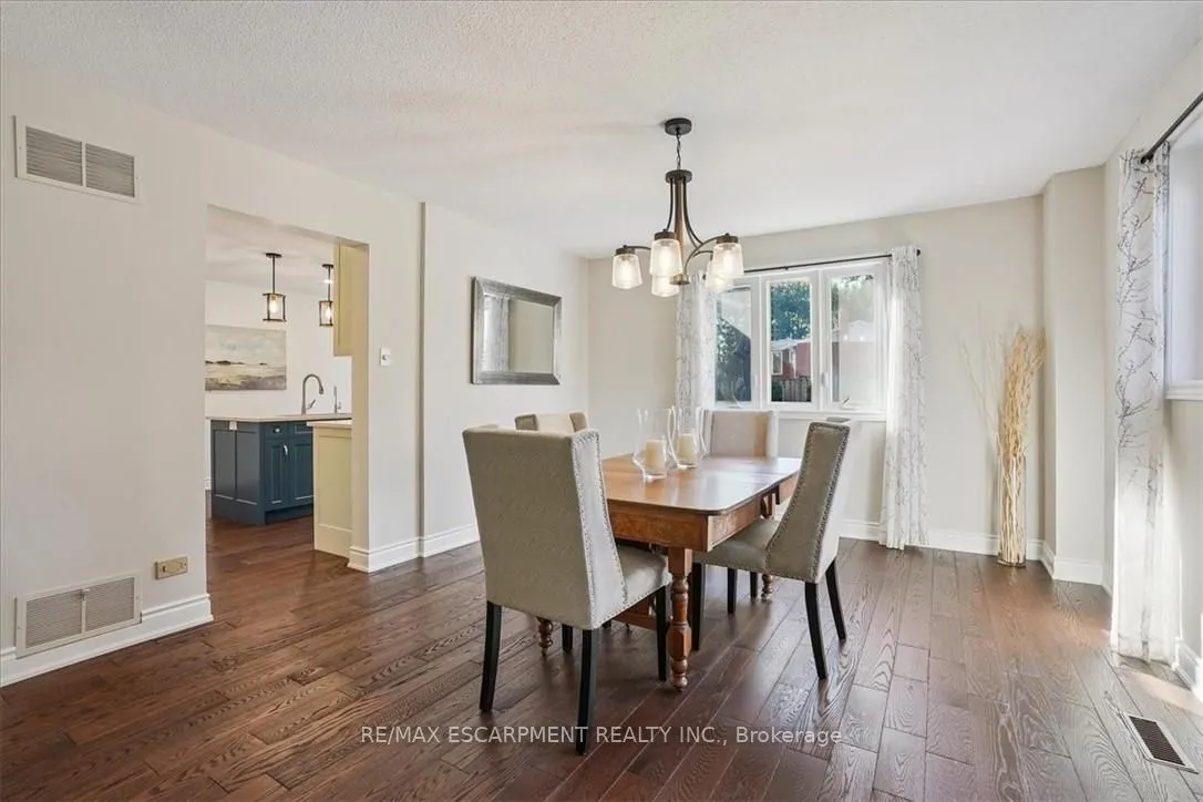 41 Steen Drive, ON L5N 2V3