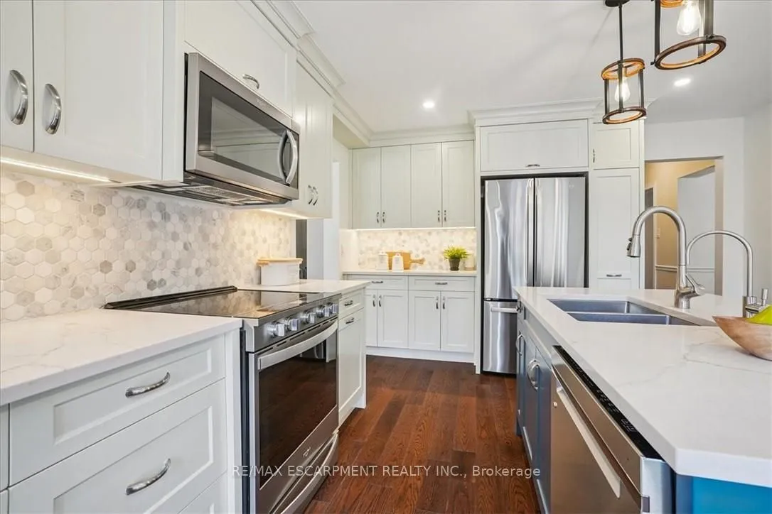 41 Steen Drive, ON L5N 2V3