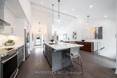 1533 Rometown Drive, ON L5E 2T8