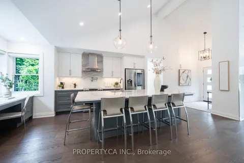 1533 Rometown Drive, ON L5E 2T8