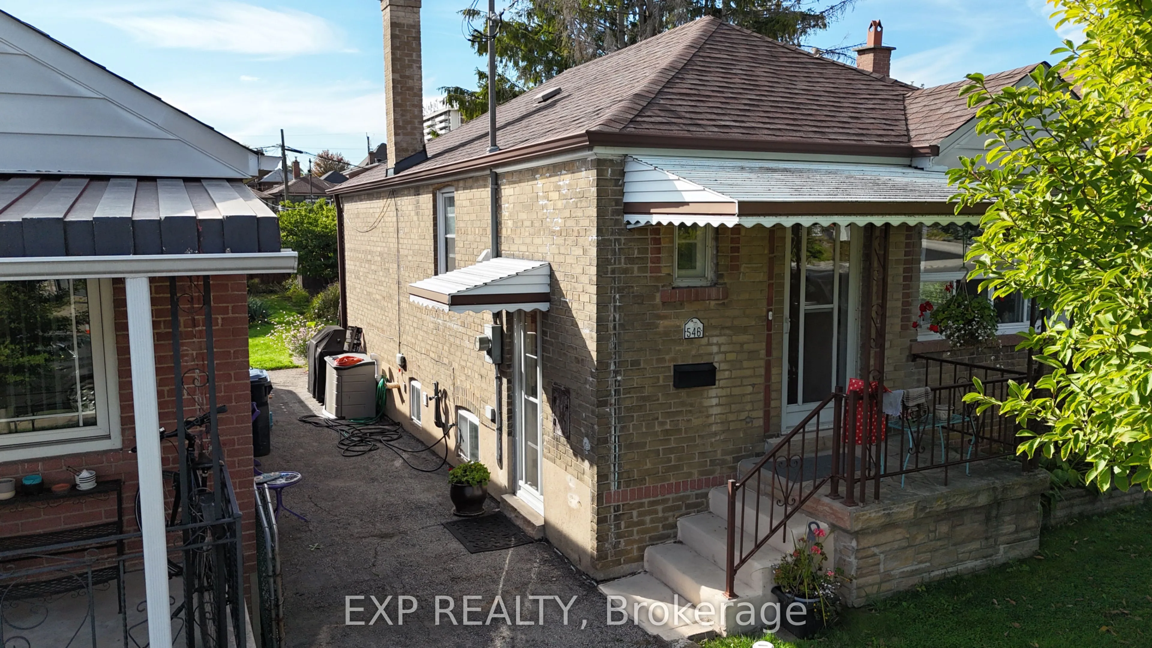 546 Mc Roberts Avenue, ON M6E 4R6