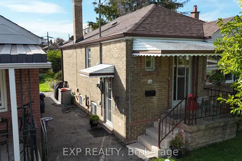 546 Mc Roberts Avenue, ON M6E 4R6