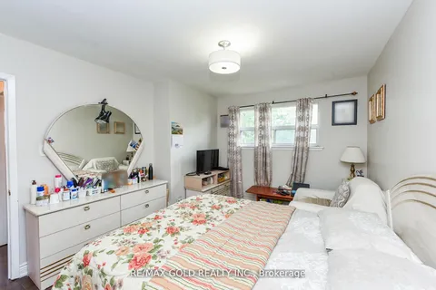 3507 Laddie Crescent, ON L4T 1N2