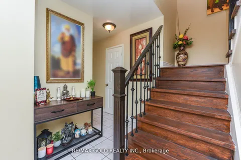 3507 Laddie Crescent, ON L4T 1N2