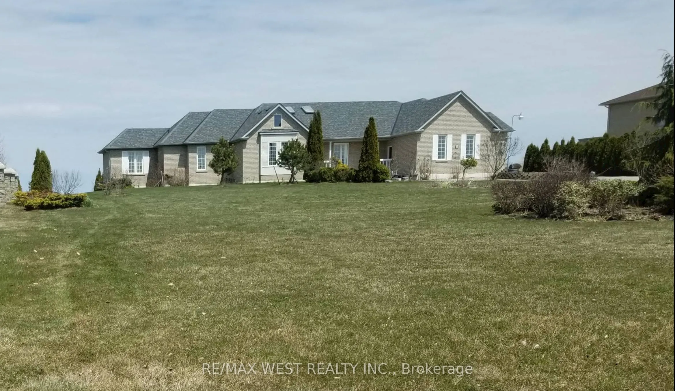 8 Everglade Drive, ON L6P 0R2