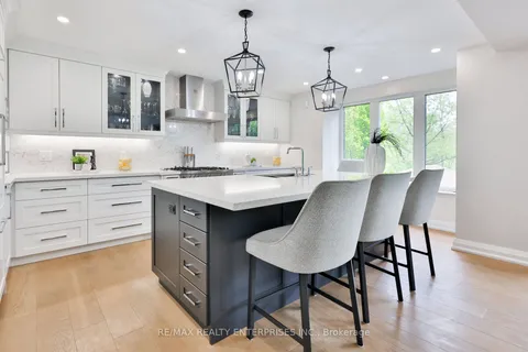 1215 Indian Road, ON L5H 1R8