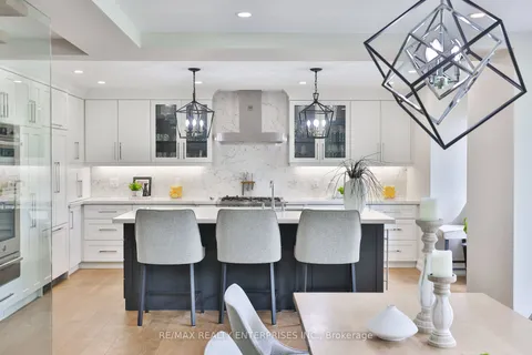 1215 Indian Road, ON L5H 1R8