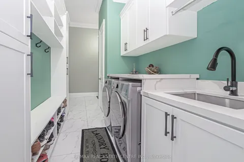 102 Belladonna Circle, ON L6P 4B6