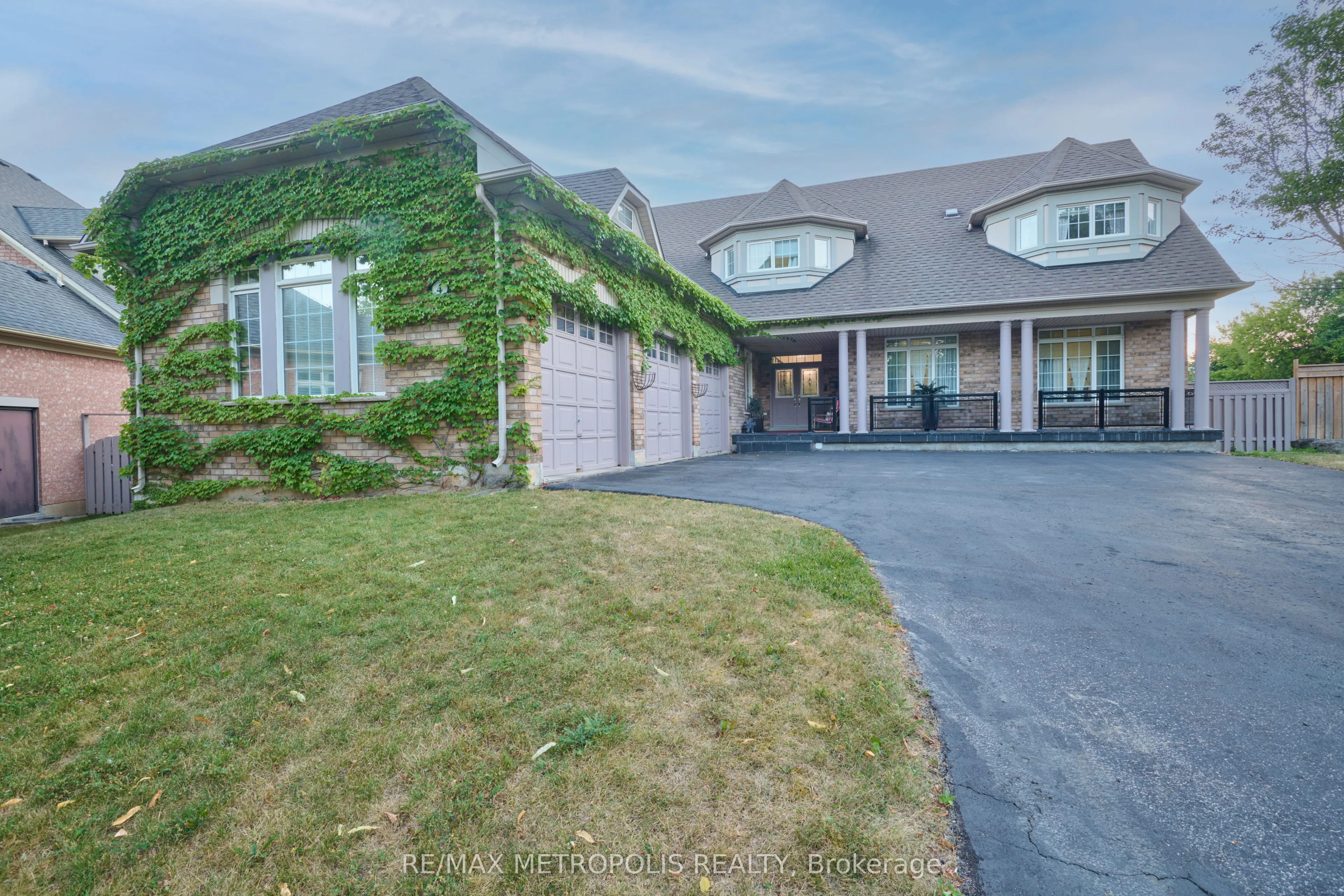 4 Champion Court, ON L6Y 5G9