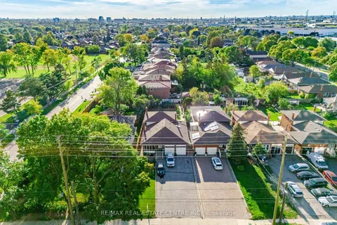 2108 Islington Avenue, ON M9P 3N9