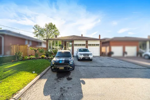 2108 Islington Avenue, ON M9P 3N9