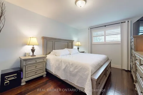 729 Willow Avenue, ON L9T 3E5