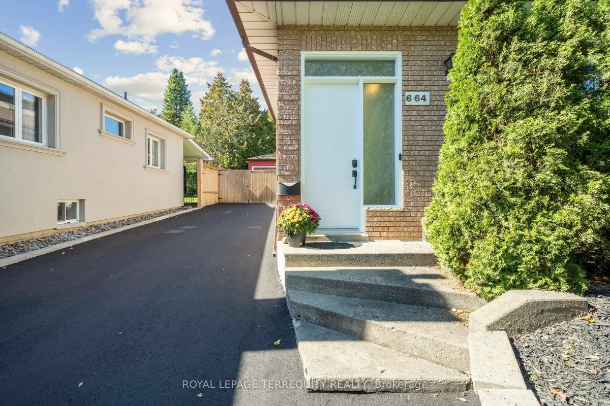 664 Scarlett Road, ON M9P 2T1