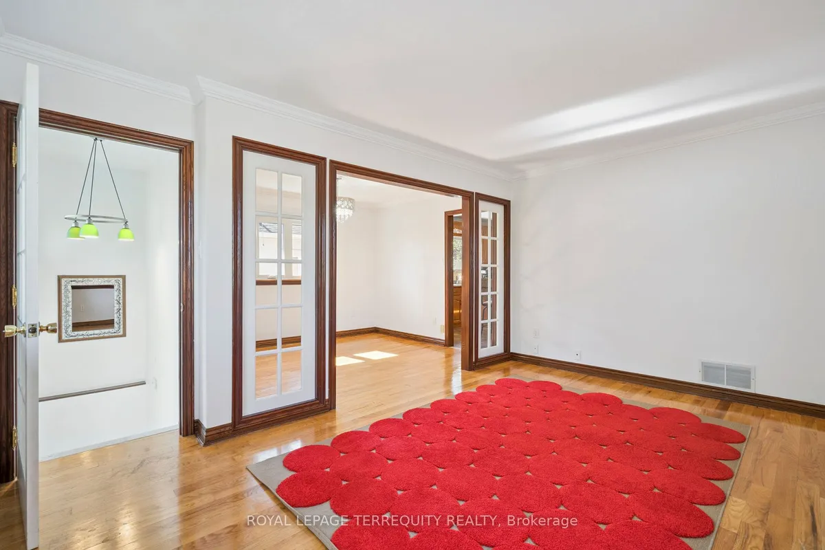 664 Scarlett Road, ON M9P 2T1