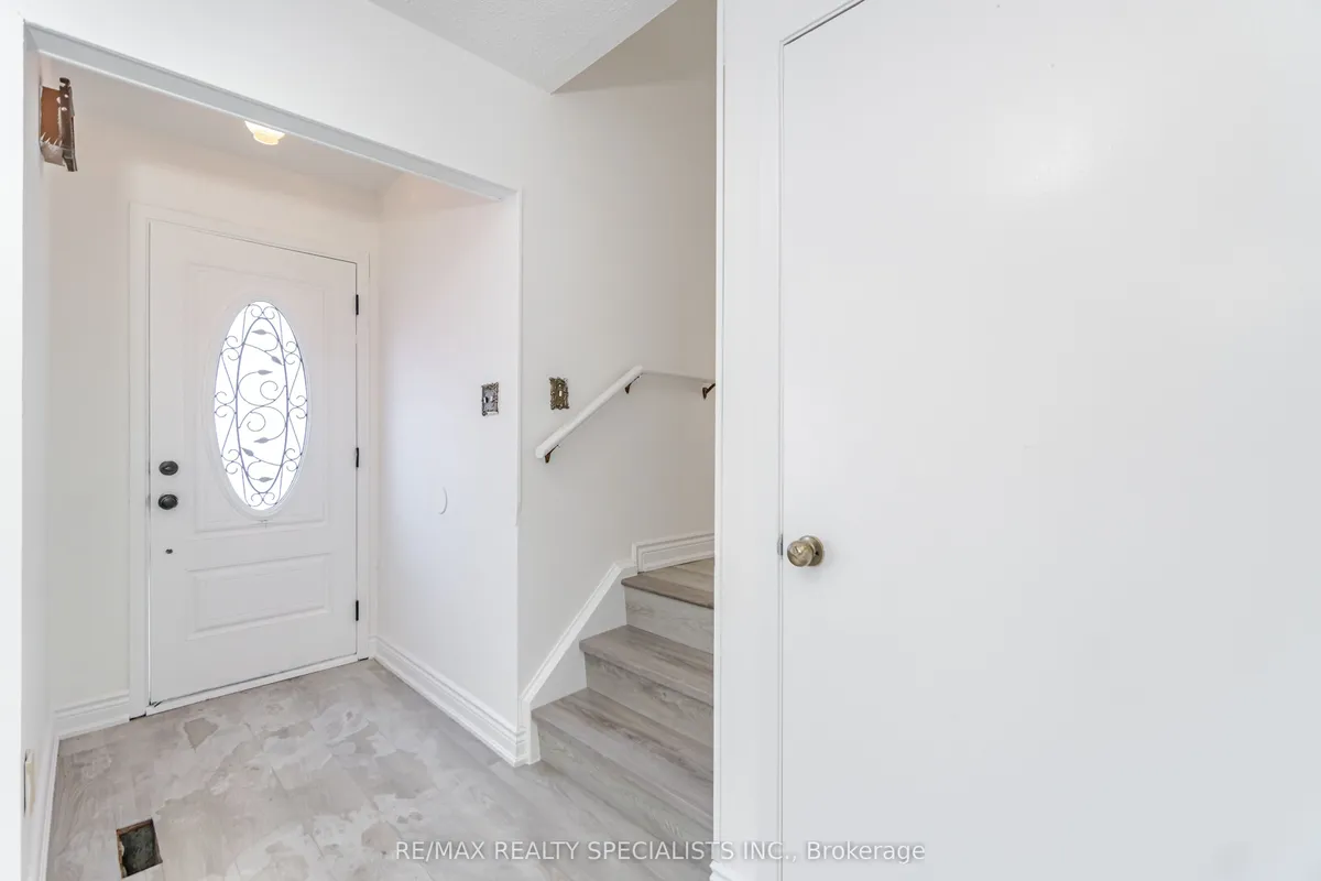 38 Dunblaine Crescent, ON L6T 3H2