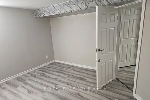 14 Kirby Road, ON M3L 1B6