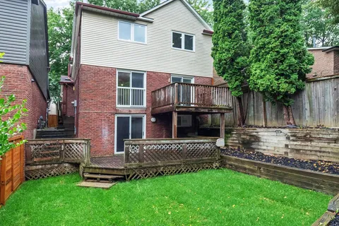 892 Sweetwater Crescent, ON L5H 4A8